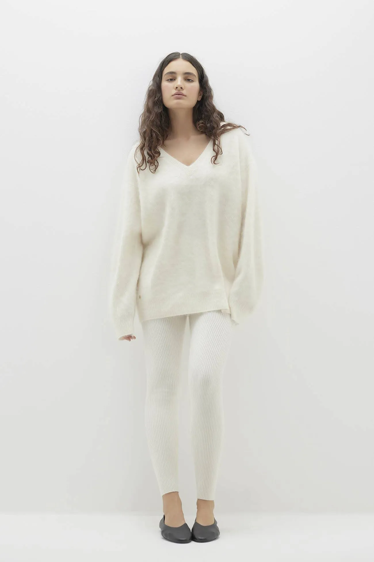 GLADYS BRUSHED CASHMERE V-NECK SWEATER